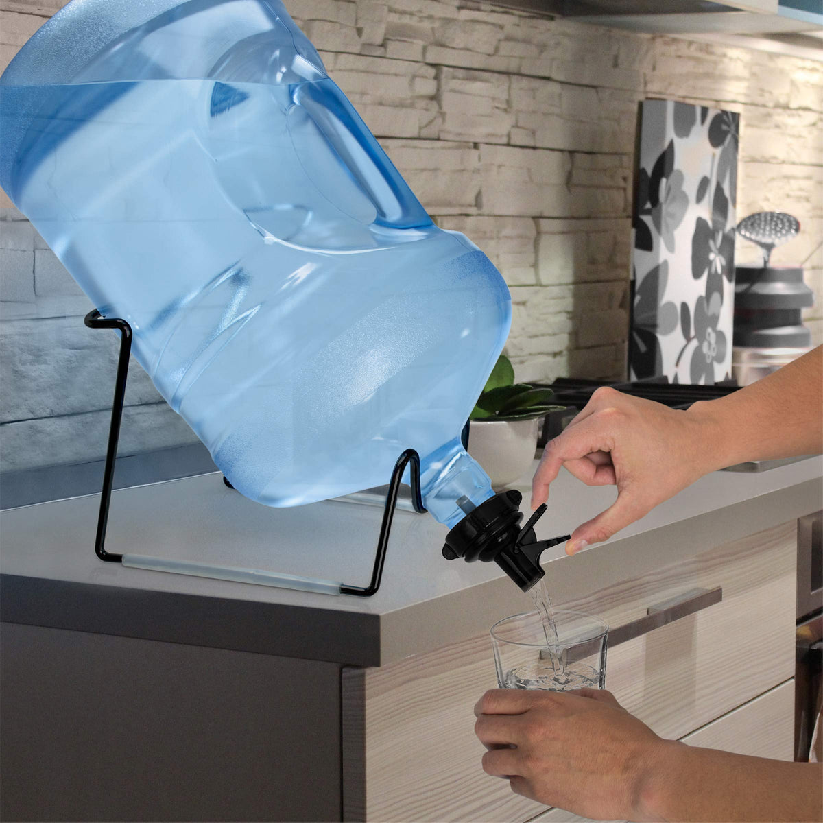 3-5 Gallon Water Jug Stand and 2 Dispenser Valves N729